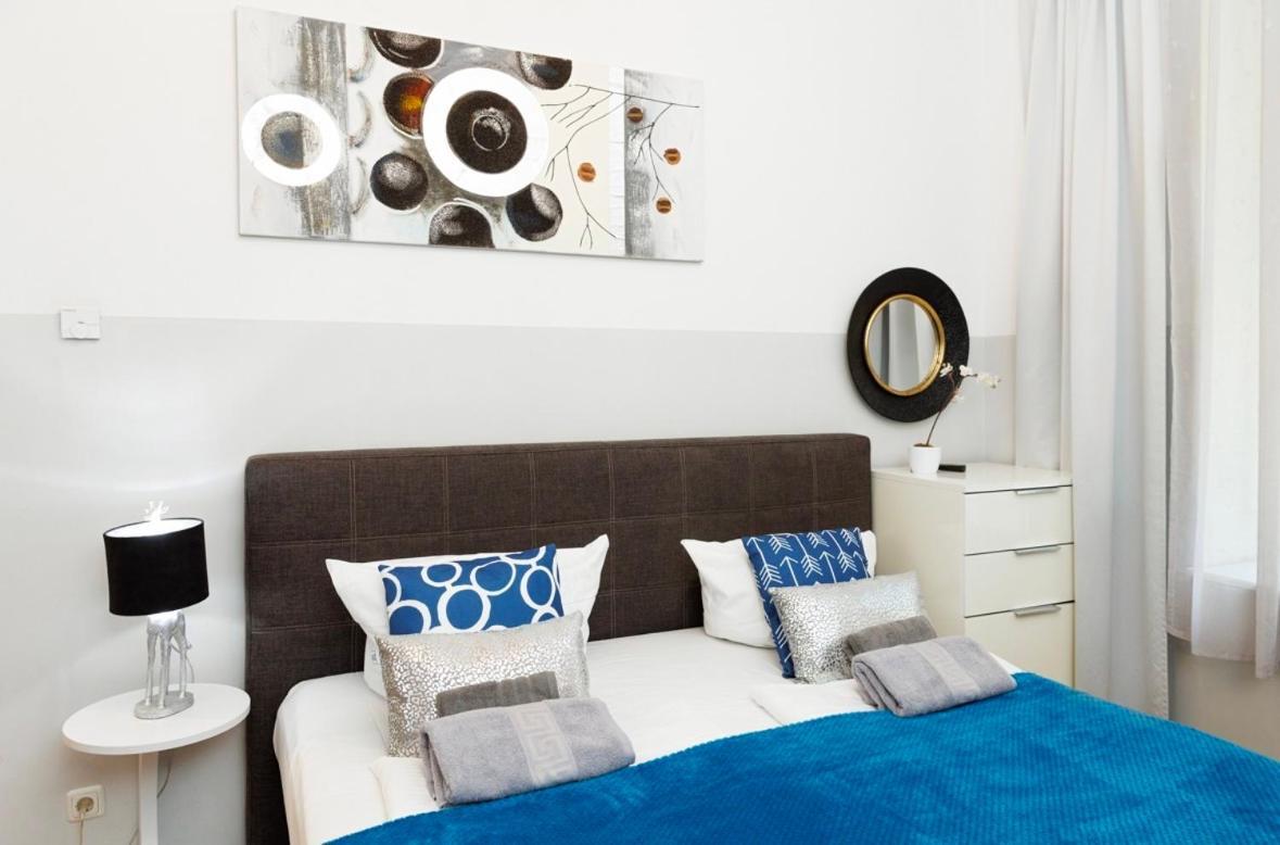 Grand Central Mitte Apartment Berlin Bagian luar foto