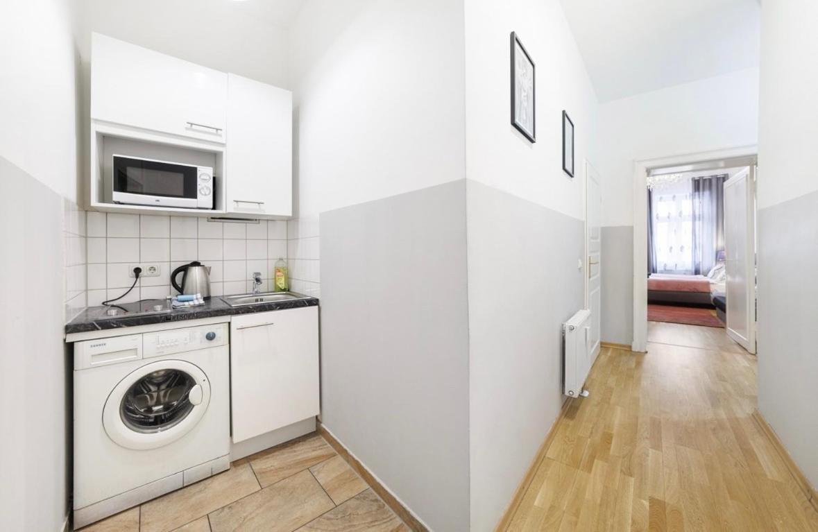 Grand Central Mitte Apartment Berlin Bagian luar foto
