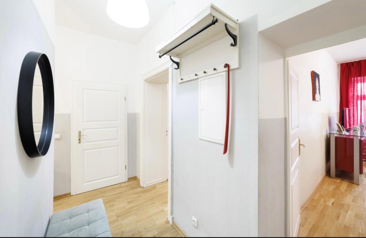 Grand Central Mitte Apartment Berlin Bagian luar foto