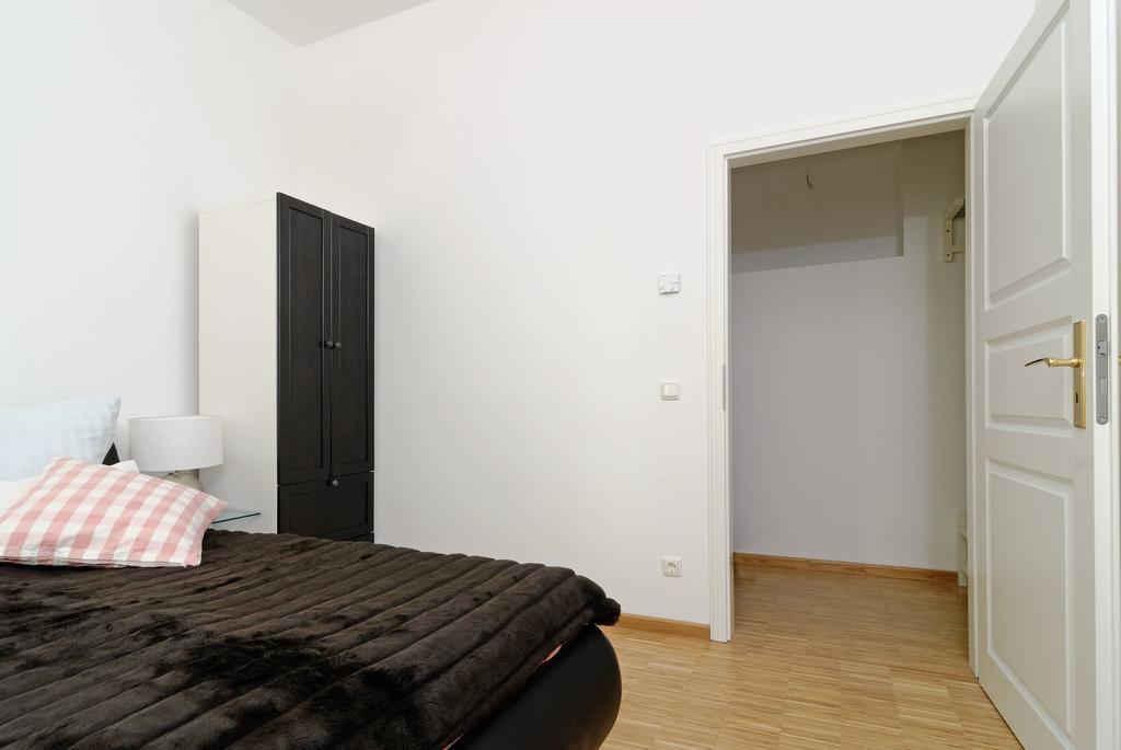 Grand Central Mitte Apartment Berlin Bagian luar foto